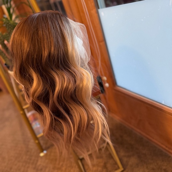 NWT Chelsey Smith Cosmetics Kyla Bronde Petite Wig SO PRETTY!!! - Picture 5 of 6